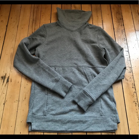 lululemon athletica Tops - Lululemon press pause Pullover Sz 6